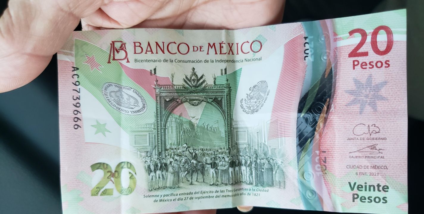 El billete de 20 pesos conmemorativo del bicentenario de la Independencia Nacional, puesto en circulación el 24 de septiembre de 2021, se cotiza en sitios de compra- venta de Internet hasta en 400 mil pesos
