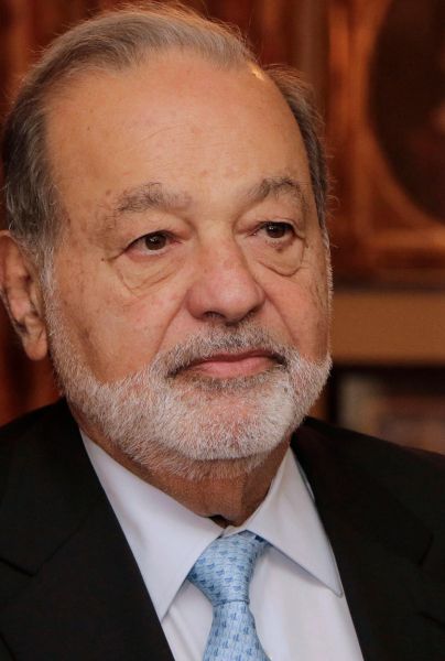 Carlos Slim es la persona más rica en México y está entre las más acaudaladas del mundo, pues se posiciona en el lugar 13 de las personas más ricas del mundo, en la lista de Forbes, con una fortuna de 81 mil 200 millones de dólares