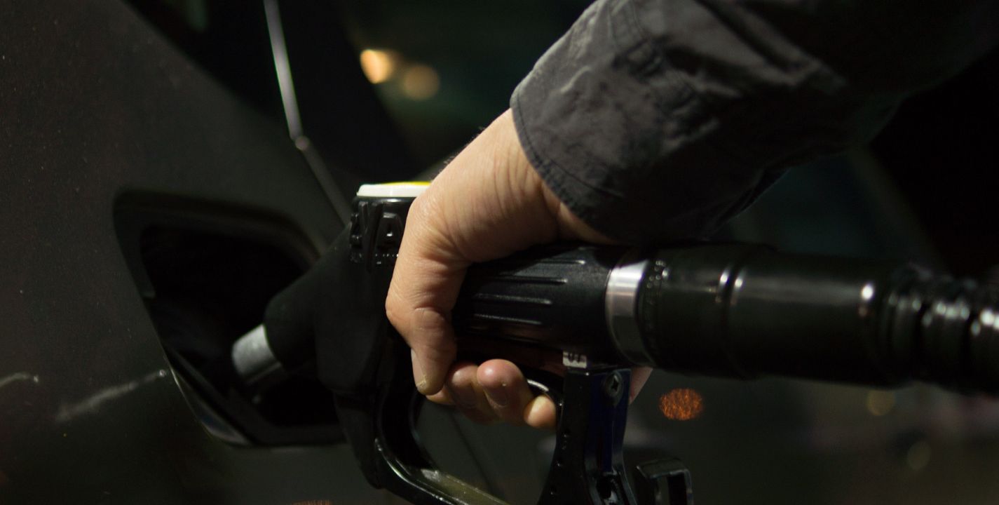 De acuerdo con LTH High Battery, si tu auto indica RON 91 o AKY 87, quiere decir que deberás cargar gasolina Magna o “verde”.
