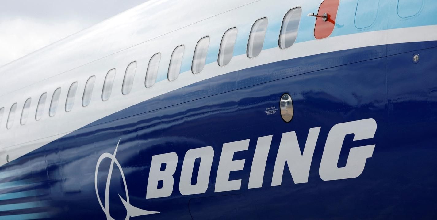 Boeing, el fabricante de aviones dijo que planea recortar 150 puestos de trabajo de finanzas, para simplificar su estructura corporativa y centrar más recursos en la fabricación y el desarrollo de productos