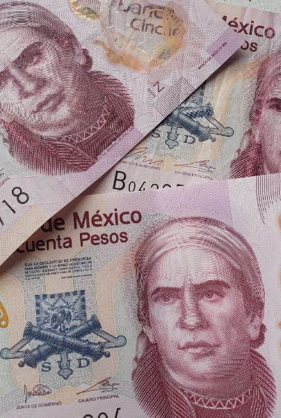 El Banco de México (Banxico), subió este jueves la tasa de interés a 9.25%, el mayor nivel en su historia, algo que despierta el interés de los mexicanos sobre qué efectos tendrá esto en sus créditos y te lo contamos