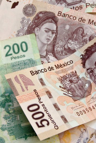 Para garantizar una mayor seguridad y evitar la falsificación de billetes, estos son reemplazados cada cierto tiempo en México con otros de mejor material.