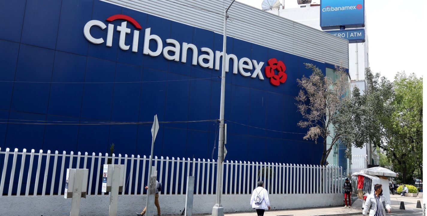 El director de BBVA México, Eduardo Osuna, dijo, previo al anuncio, que el banco monitoreará quién se quedará con Banamex con el fin de ver las oportunidades en materia de competencia.