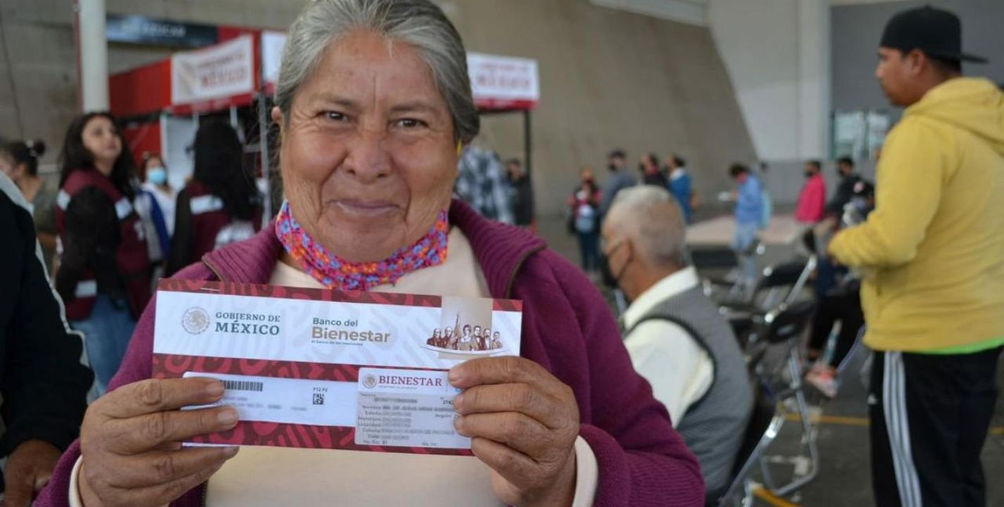 Los adultos mayores beneficiados con la Pensión del Bienestar, residentes de la Ciudad de México, recibirán una nueva tarjeta donde se realizarán los depósitos bimestrales