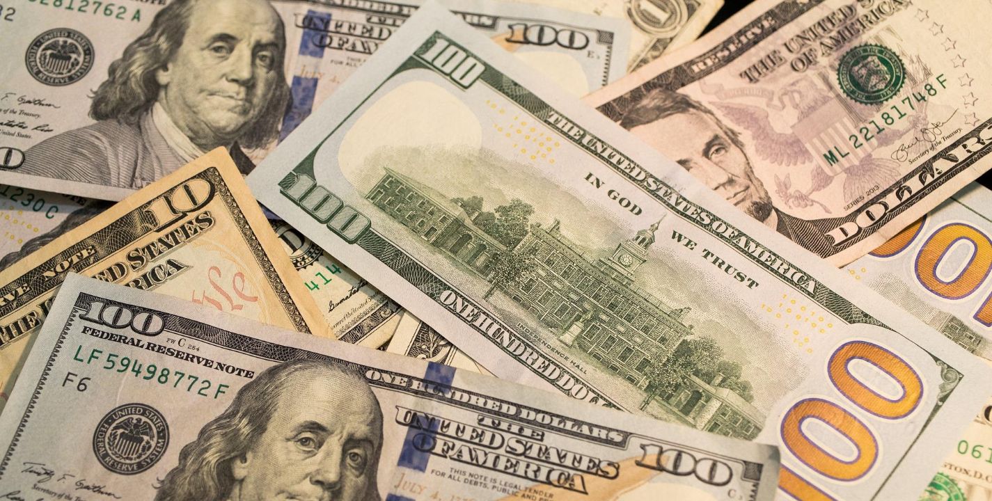 El dólar tuvo una apreciación de 0.20%, con lo que este día el tipo de cambio interbancario se ubica en 18.92 pesos por unidad, de acuerdo con datos de Bloomberg
