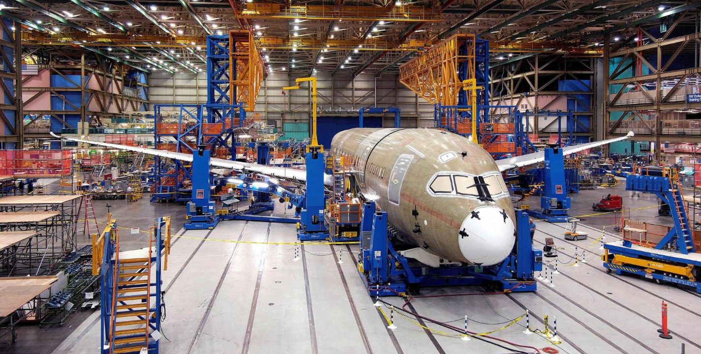 Boeing, la empresa de aeronáutica estadounidense planea contratar este año a 10 mil empleados, para su unidad de negocio y para trabajos de ingeniería y fabricación, dio a conocer un portavoz de la empresa