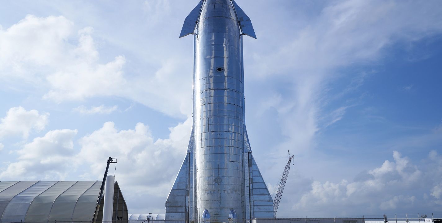 Musk explicó que la nave "está diseñada para ser el primer cohete en general completamente reutilizable", pero que lo más "probable" es que SpaceX tarde aún "un par de años más" en lograr una "completa y rápida reutilización" de la nave.