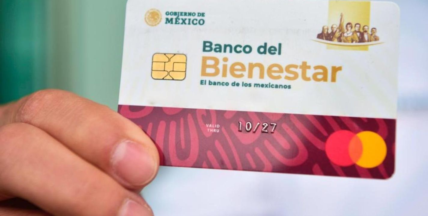 A los adultos mayores que reciben la Pensión del Bienestar en una tarjeta de BBVA, se les reemplazará el plástico por la tarjeta del Bienestar, informó la secretaria del Bienestar, Ariadna Montiel Reyes