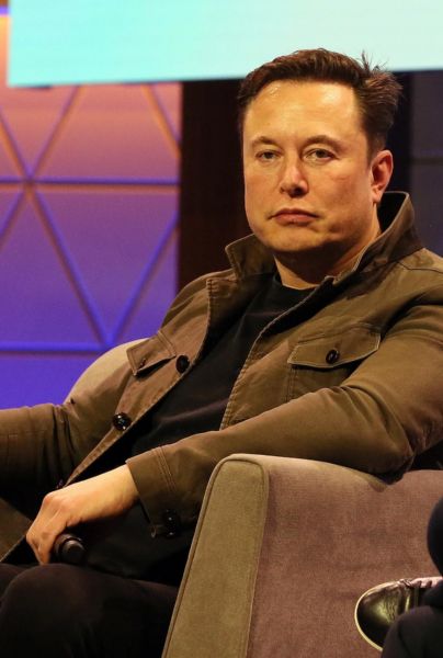 Elon Musk se prestó mil millones de dólares de SpaceX, cerca de la fecha en la que adquirió por 44 mil millones de dólares Twitter, ahora llamada X, según el diario The Wall Street Journal